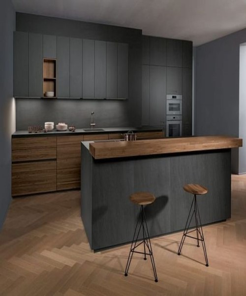 Kitchen in wood and matte tones