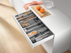 Receta para organizar los utensilios de cocina: Cubertería de cocina.