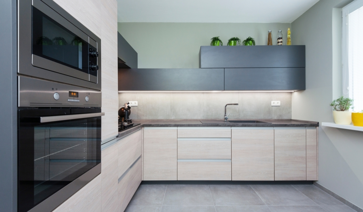 Modern L-shaped kitchen