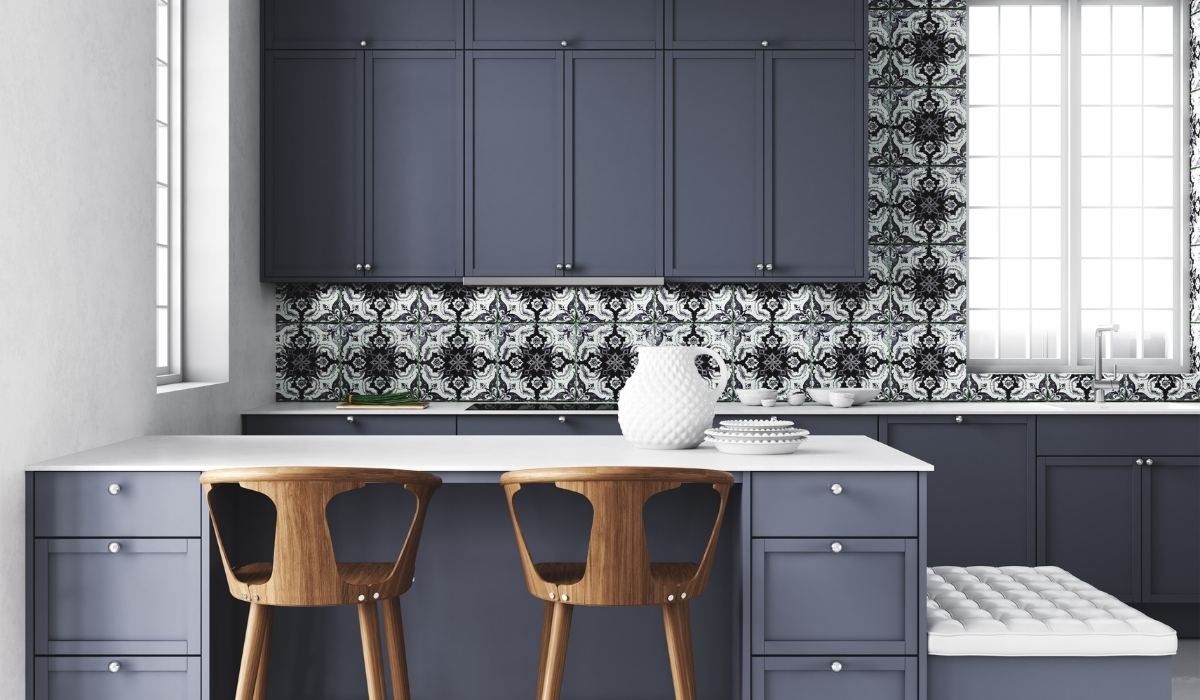 Kitchen with mosaic back splash