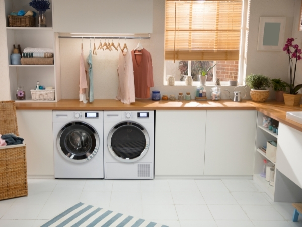 L-shaped laundry room